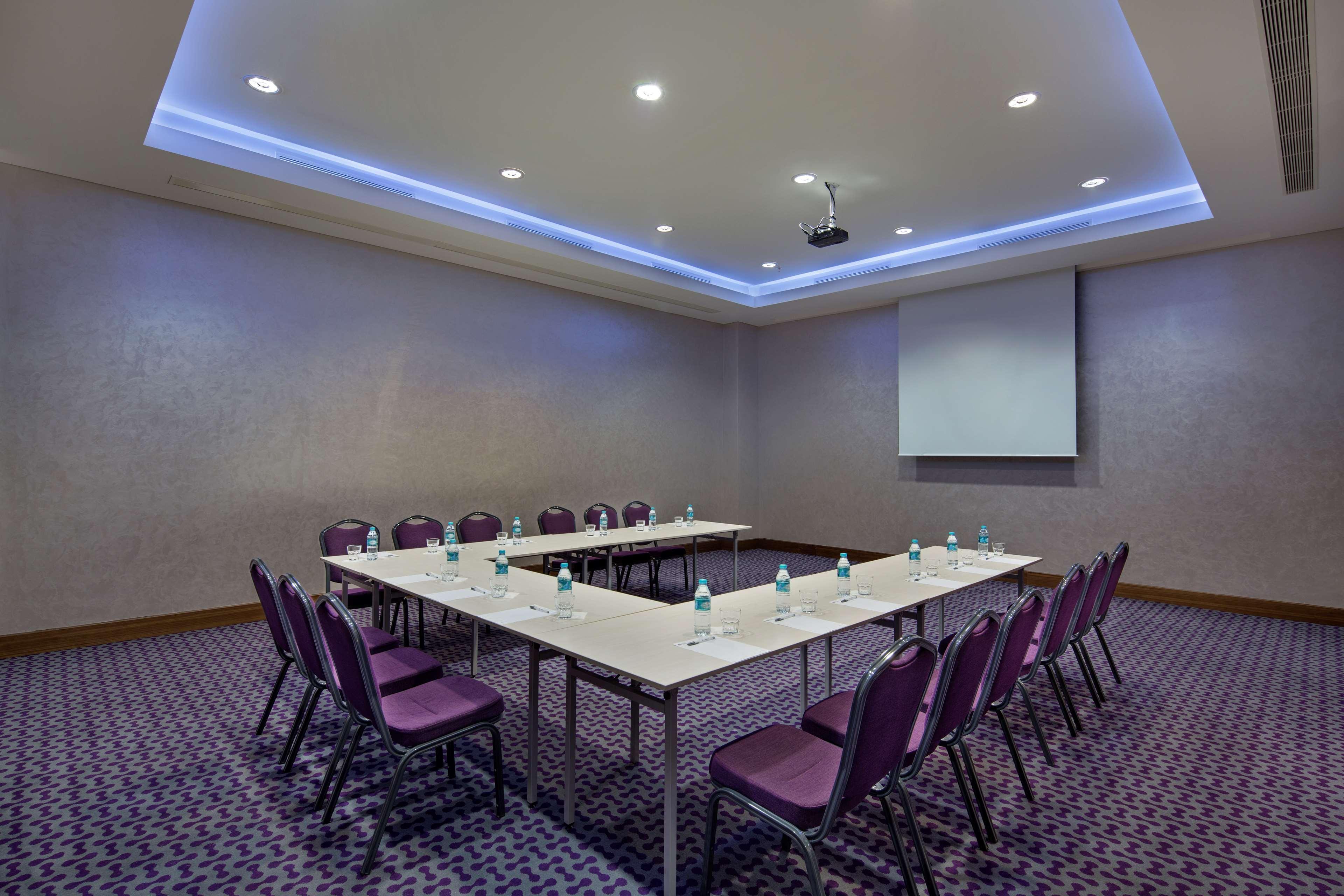Hampton By Hilton Istanbul Kayasehir Hotel Exterior foto