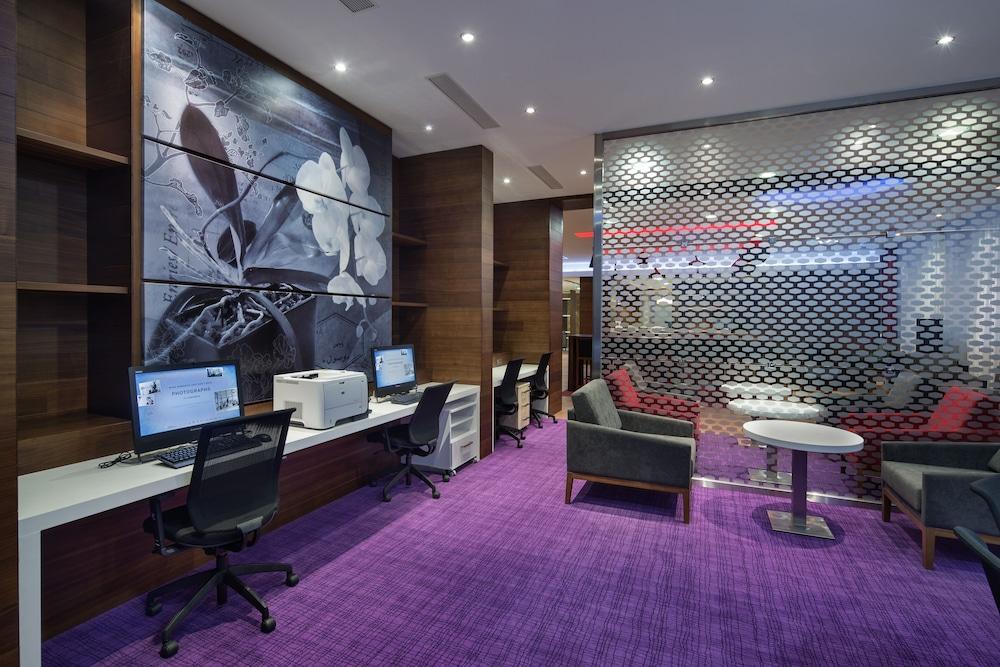 Hampton By Hilton Istanbul Kayasehir Hotel Exterior foto