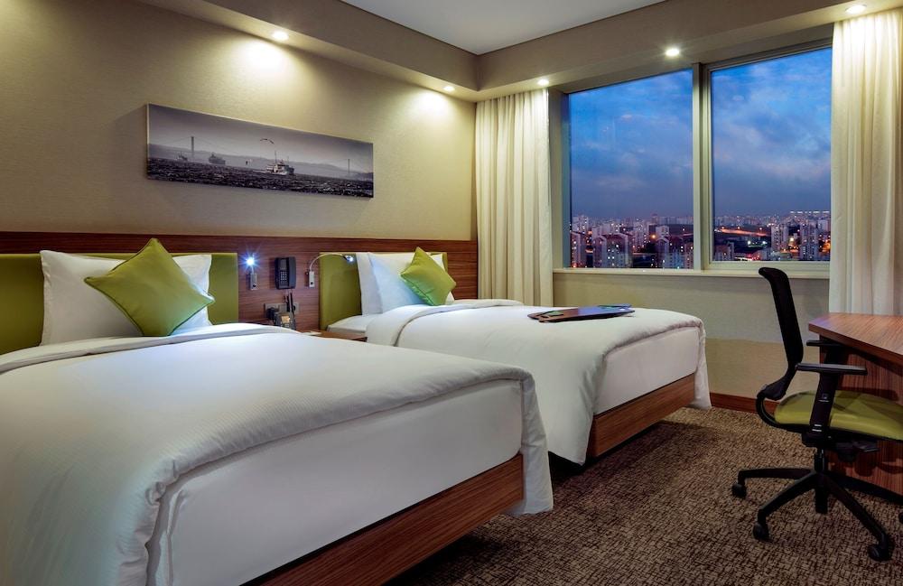 Hampton By Hilton Istanbul Kayasehir Hotel Exterior foto