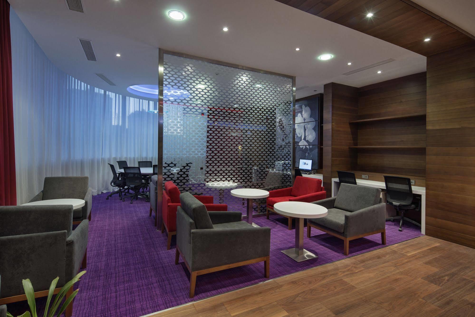 Hampton By Hilton Istanbul Kayasehir Hotel Exterior foto